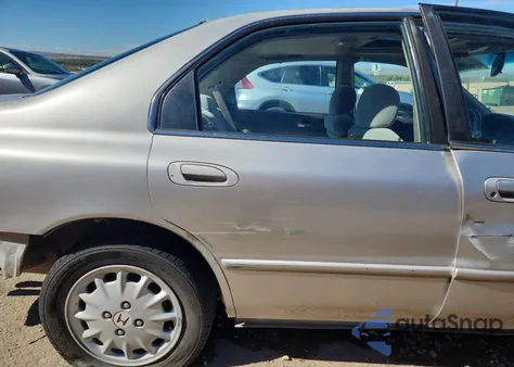 1996 Honda Accord Ex из США, поврежденный, VIN 1HGCD5653TA299257